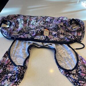 Top paw dog tracksuit hooded. New with tag pups love this outfit, Fit large dog.